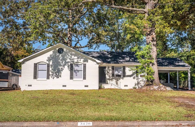 Creola Charm - 3BR, 2BA with Hot Tub, Fire pit and Washer/Dryer