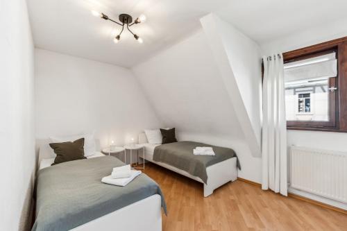 CREW BEDS - APARTMENT in Gifhorn - For 4 People - 50m2, 1x Bedroom, 4x Single Bed, Free Kaffee, WiFi & Parking - 24h CHECK IN #GF01