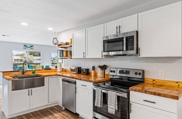 Crooked Lake House With Dock