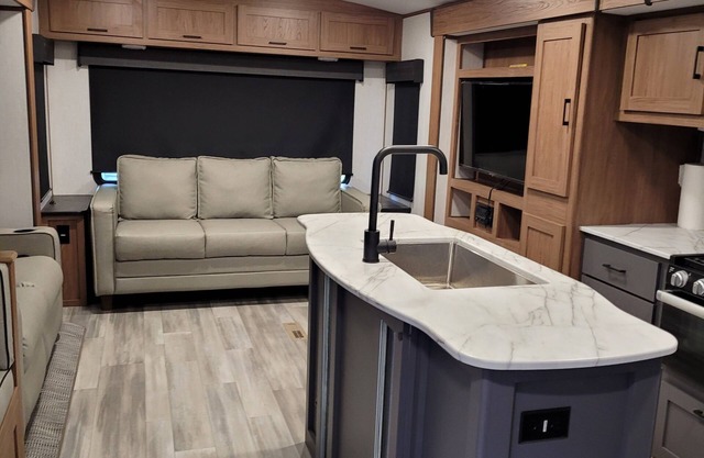 Crossroads to Pickwick Glamping