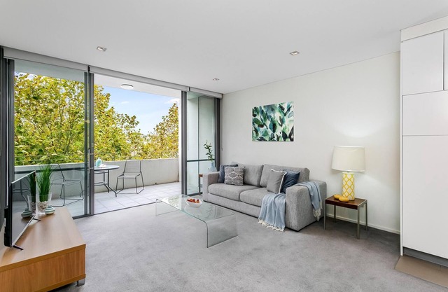Crows Nest - CLA26 - Clarke Street - Stylish Crows Nest Apartment with Balcony Overlooking Park