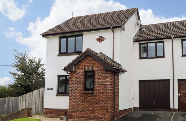 CROYDE PEBBLES, family friendly, with a garden in Croyde