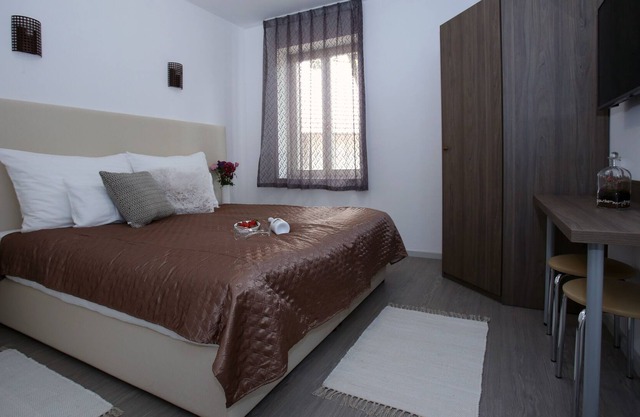 Csillag Villa - Two-Bedroom Apartment