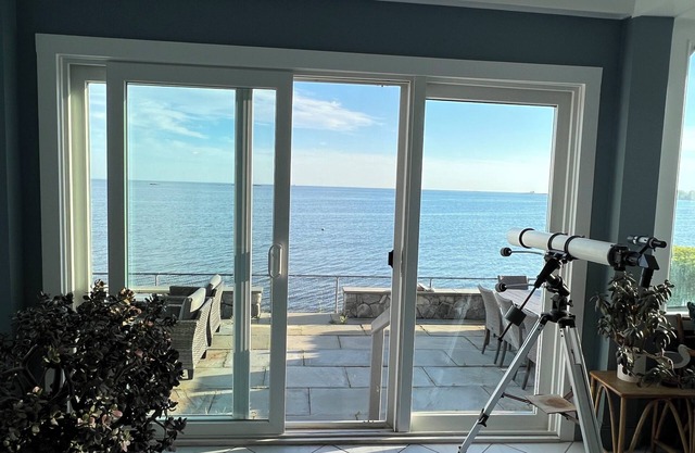 CT Waterfront beach house! Family-sized with all the amenities.