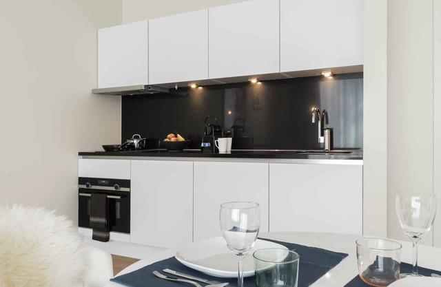 Cultural Weekend Away Close to The Beguinage! Family-friendly Unit w/Kitchen!