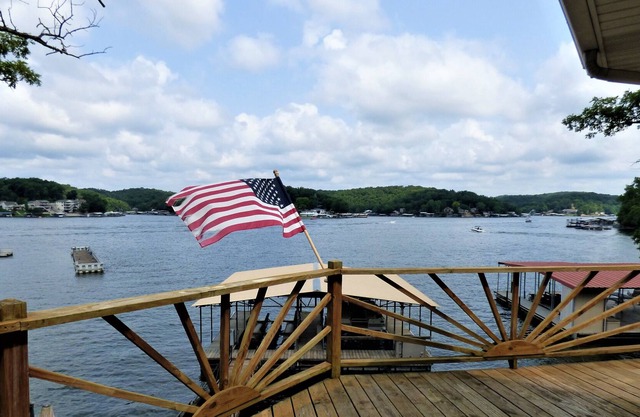 Cute 2 Bedroom Home with Fantastic Lake View! GREAT FISHING off the Dock!