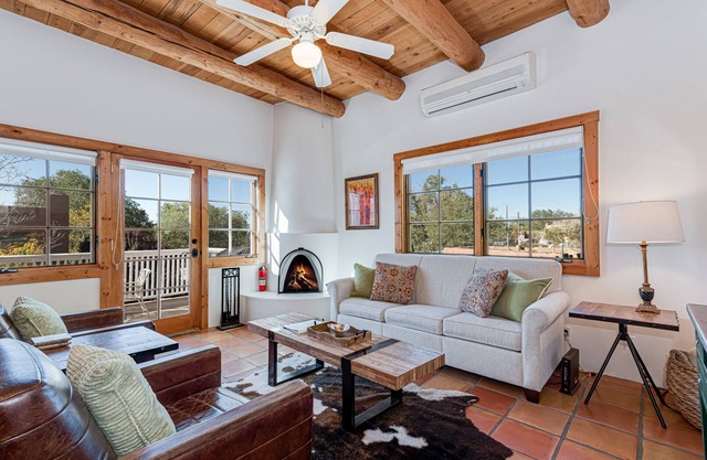 Cute adobe style condo with great balcony and minutes to the Plaza