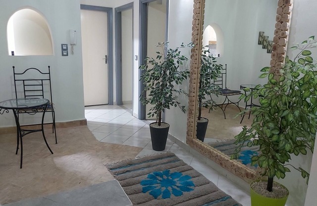 Cute affordable apartment, close to high street and amenities.
