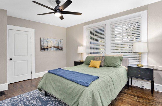 Cute and Cozy 1 Bedroom Apt! Pet Friendly! Great WiFi!