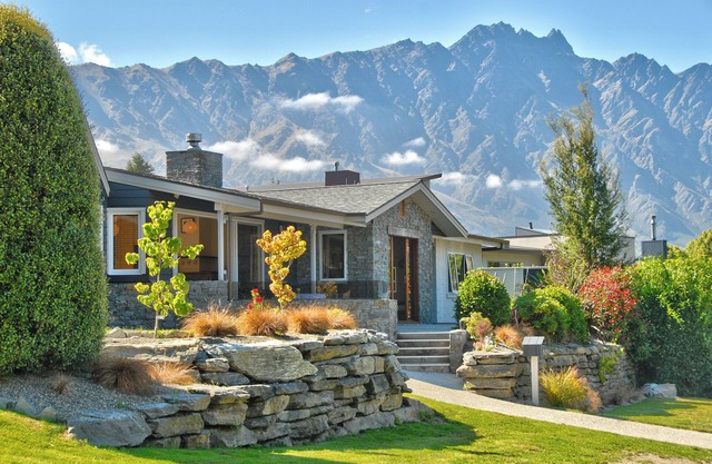 Cute As, holiday home in the heart of old Frankton,