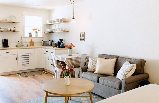 Cute brand new studio in a peaceful neighborhood!