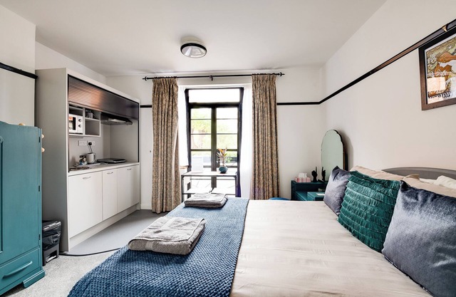 Cute & Comfy Art Deco Studio in Central Southsea