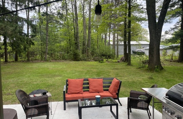 Cute home across the street from full rec-Chain O Lakes Waupaca