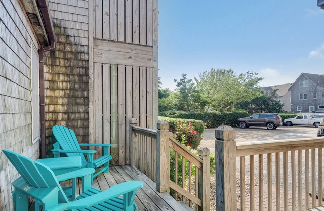 CV2A: Juniper A - 1st floor, 1BR villa has a spacious living area!