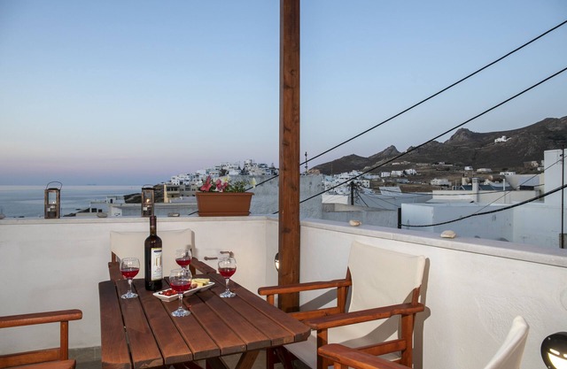 Cycladic Sea view Mansion near the Castle