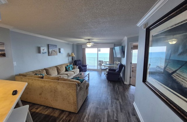 Cyndie's oceanfront 1st floor condo