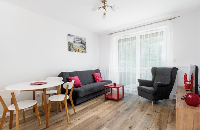 Czerwone Maki Apartment with Garden