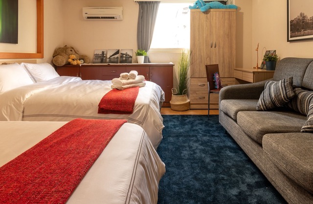 Da-an MRT Family Apartment