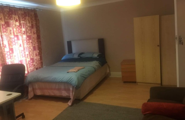 DACH Property 3 Bed property In Hendon