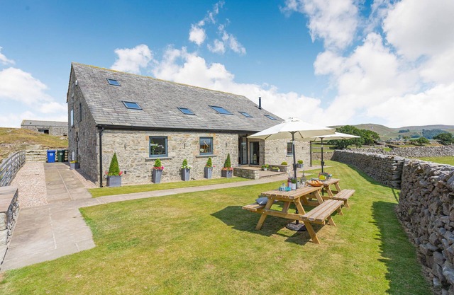 DALLICAR HOUSE, family friendly, luxury holiday cottage in Settle
