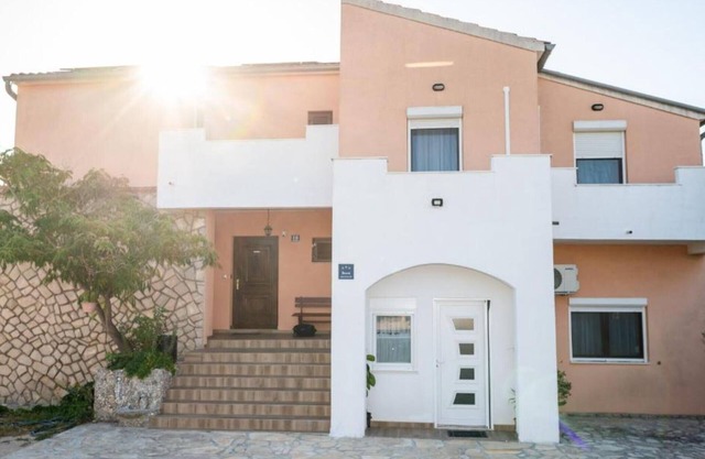 Dalmatian apartments Bilice - Three Bedroom Apartment With Terrace (A3)