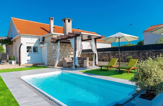 Dalmatian Holiday house Marcella with pool