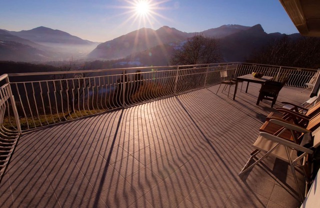 Dante hut tourist rental with panoramic views of the mountains