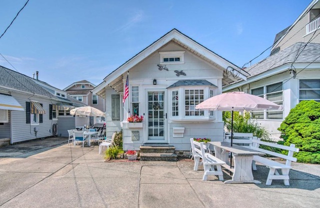 Darling Ocean City Cottage, 2 Blocks to Beach!