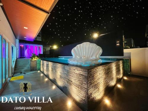 Dato Villa Luxury Homestay 12min to Jonker Street 26pax Private Pool Playground KTV BBQ