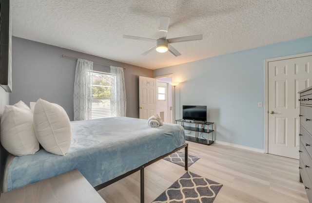 Davenport Home w/Pool & Hot Tub ~ 9 Mi to Disney!