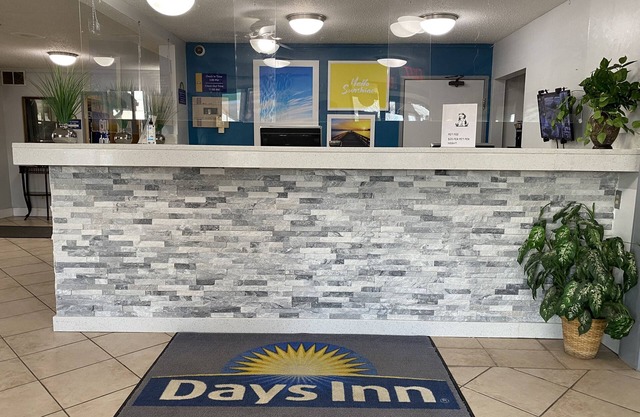 Days Inn by Wyndham Oglesby/Starved Rock