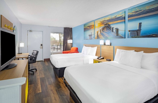 Days Inn by Wyndham Pensacola I-10