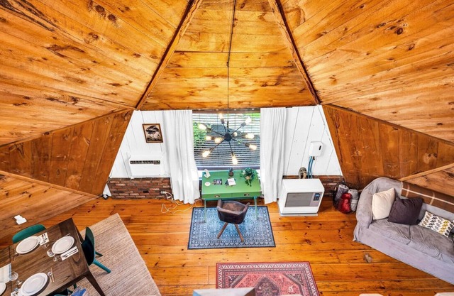 Dazling Domes! Hot tub! Game Room! Bar! MTN Views!