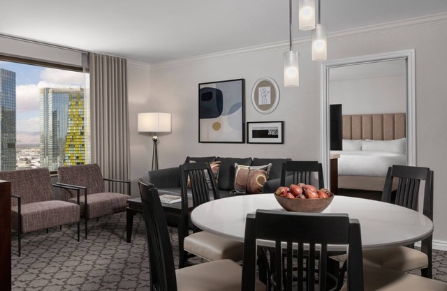 Dazzling Marriott Chateau Villa near Vegas Strip!