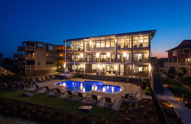DB4, True at First Light- Oceanfront, Ocean Views, Private Pool, Poolside Bar
