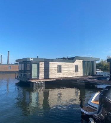 De Maasterp - woonboot 14
