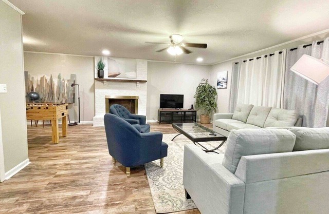 Decatur's Cozy Family Charm with Modern Touches