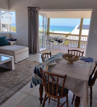 Deep Blue Sea holiday cottage