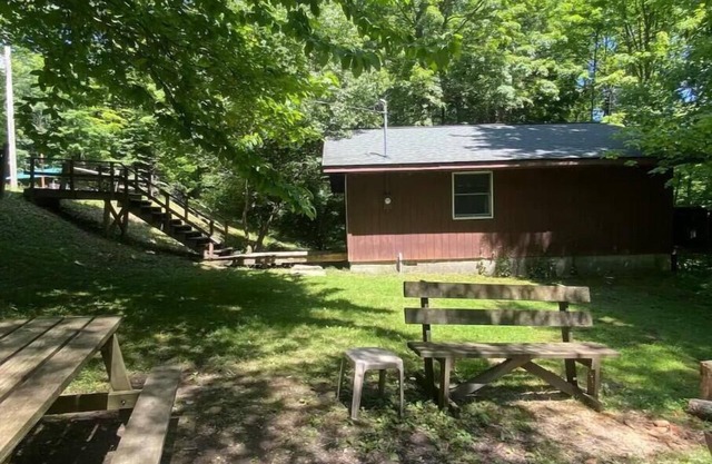 Deep Woods Cabins Relaxing 2 bedroom cabin # 6