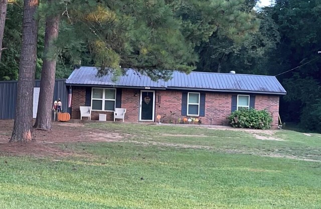 Deer Trail Rental. Secluded, peaceful and cozy 3 bedroom home in Antlers, Ok.