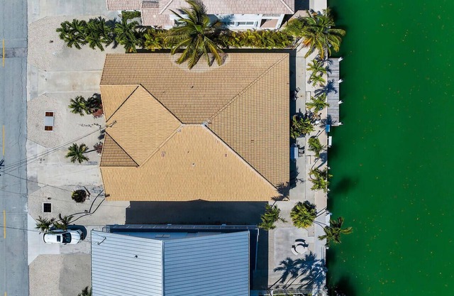 Delightful 3-bedroom house in Key Colony Beach with Cabana Club