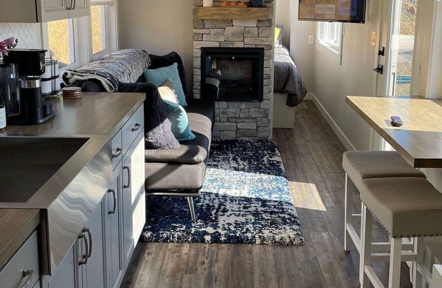 Delightful Tiny Home w/ indoor Fire Place
