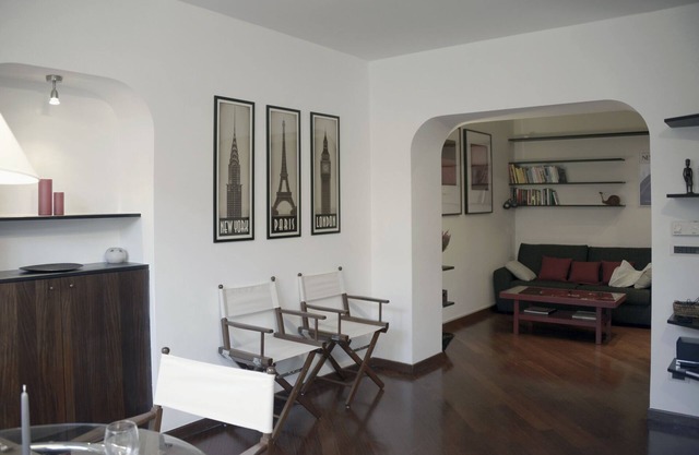 Delightful two-room apartment in the heart of Genoa.