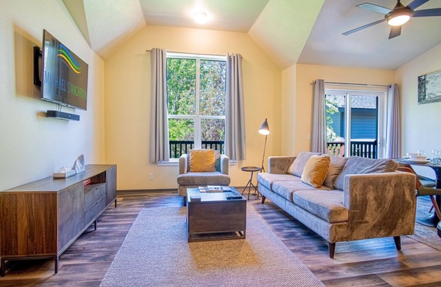 Della View 2BR condo - In the heart of Historic downtown Hailey!