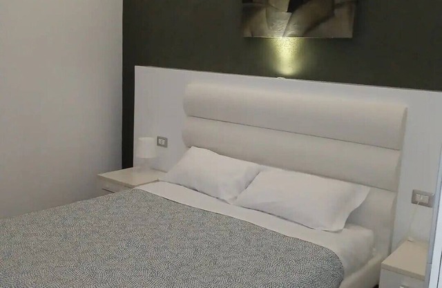 Deluxe apartment 2 historic center of Salerno near boarding and parking