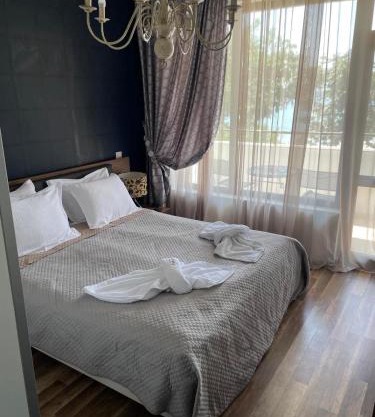 Deluxe Apartments Приморско