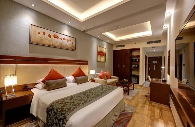 Deluxe Room Near Mashreq Metro Station By E R