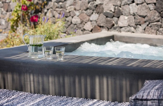 Deluxe Santorini Suite | Suite Platinum | 1 Bedroom | Outdoor Living Area