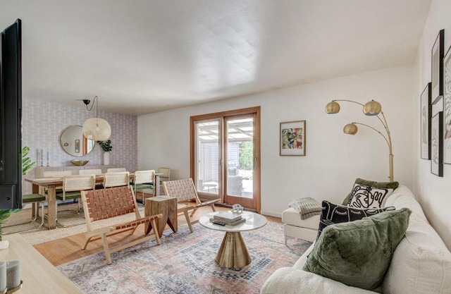 Denver Basecamp-10mins from DT - Hot Tub - Large Yard