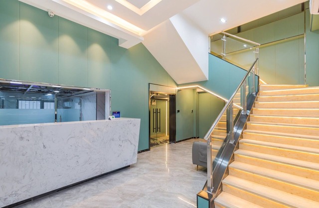 DequanHotel ShifoyingSubwayStationBranch